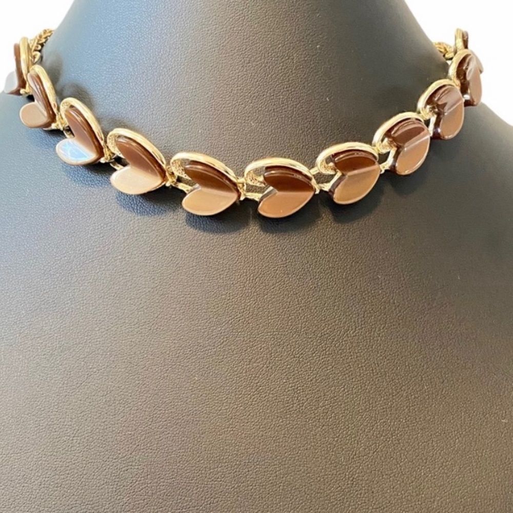 Beautiful Bakelite Vintage Gold Toned Choker of Pearly Brown Hearts.